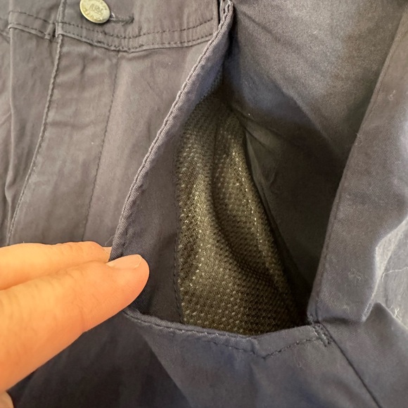 Dickies Temp IQ boys shorts. Size 18. - Picture 5 of 9